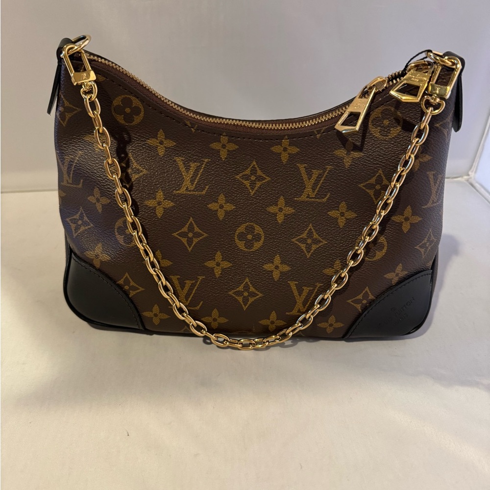 Louis Vuitton Boulogne NM Shoulder Bag